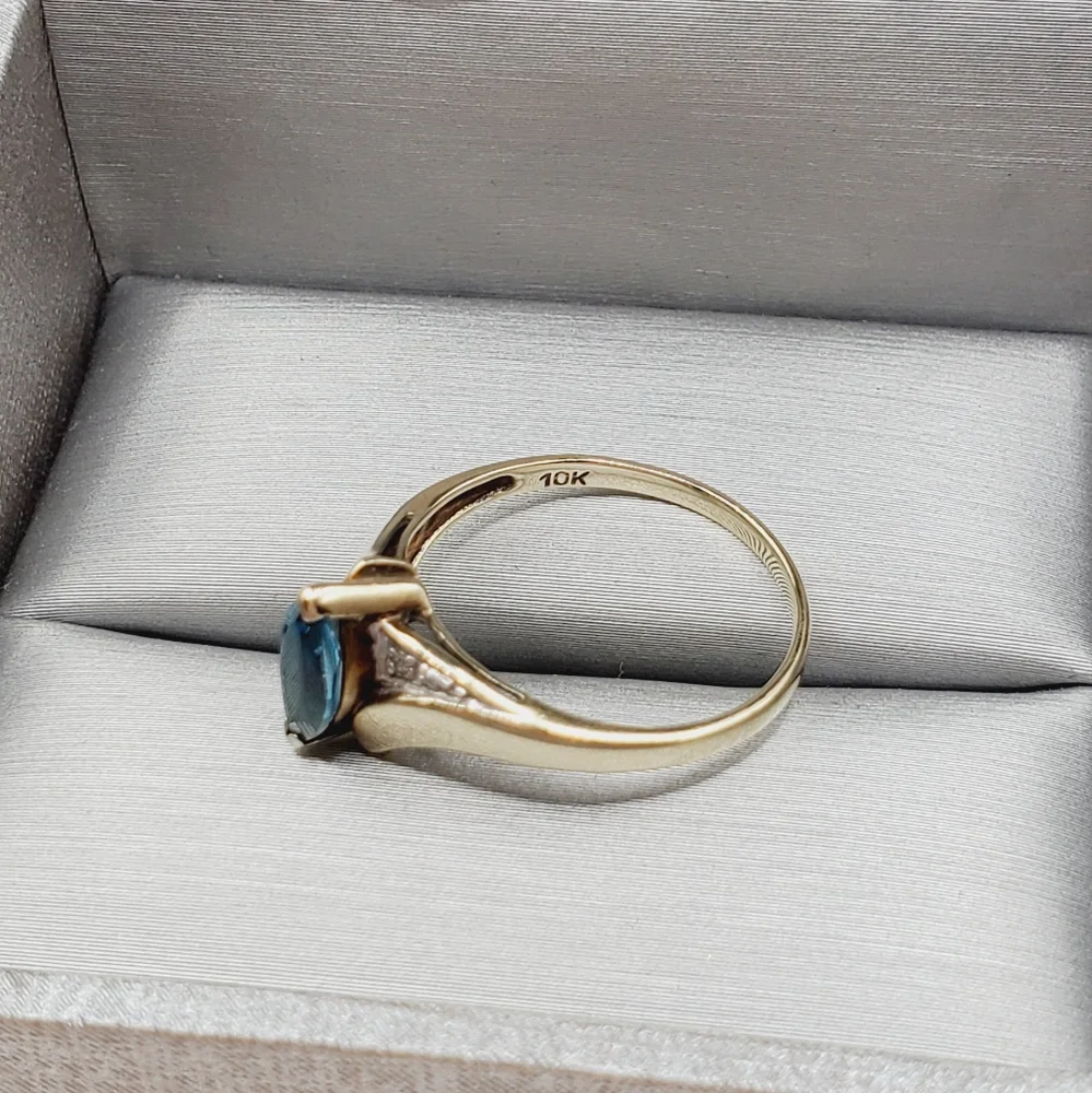 10k Blue Topaz Ring
